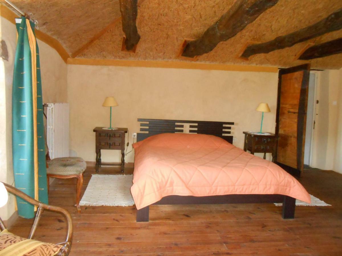 Chambre d'hôtes des Monts Saint-Izaire Exterior foto